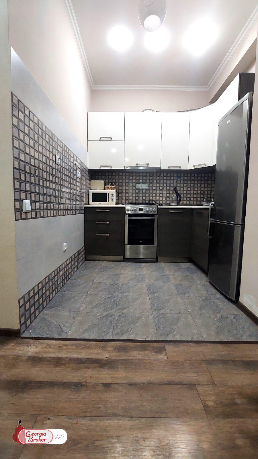 იყიდება ახალი გარემონტებული 3 ოთახიანი ბინა ორთაჭალაში